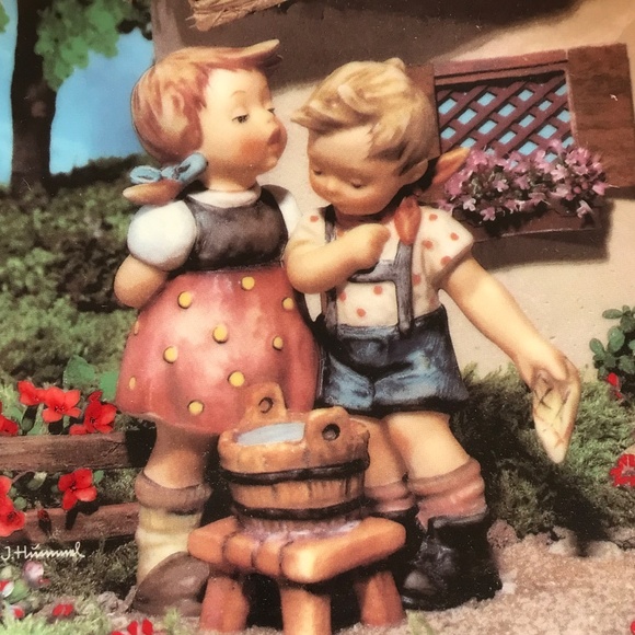 M.J. HUMMEL Plate Decor Squeaky Clean Danbury Mint  8” Round - Picture 2 of 8